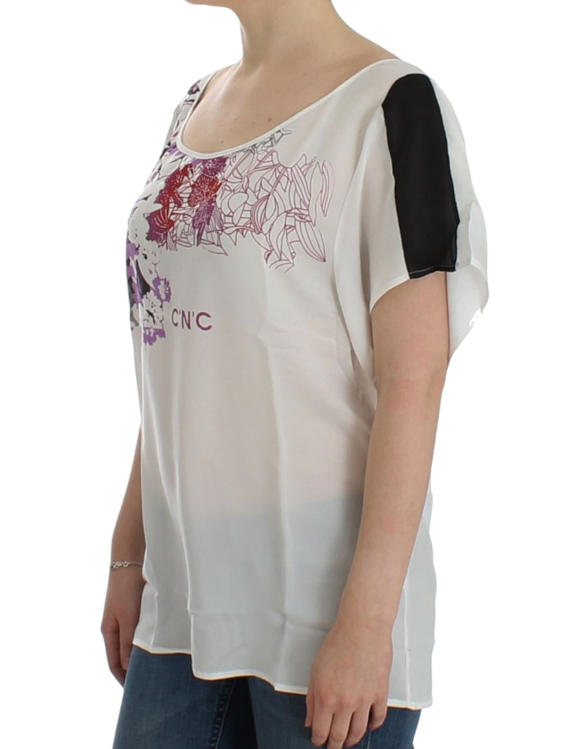 Chic White V-Neck Motive Print Tee - SEHABRANDS